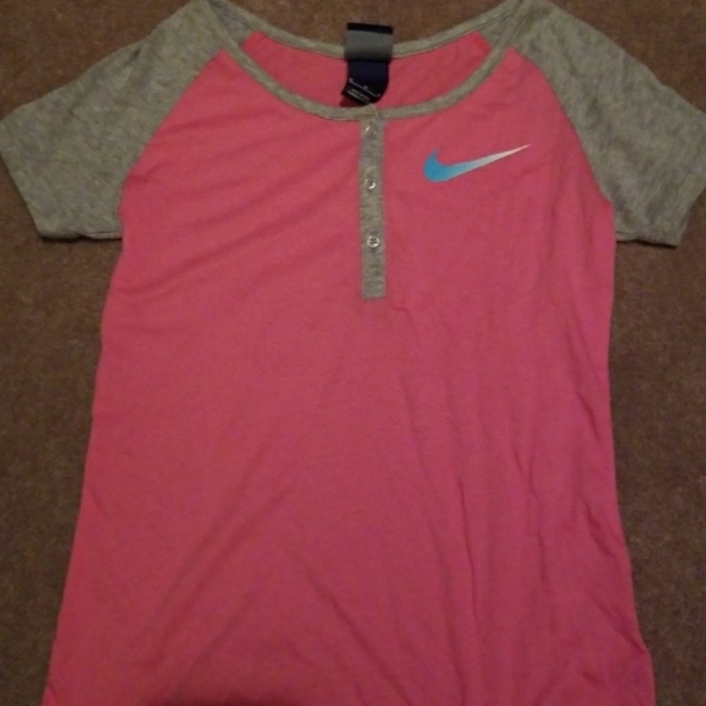 Nike tee